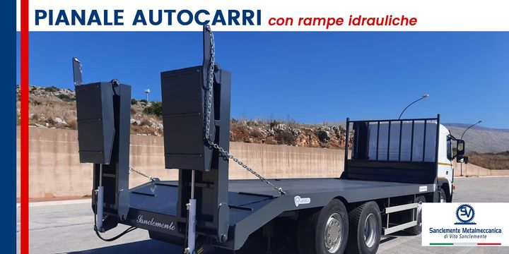 🟥Pianale per Autocarri con rampe idrauliche👉 Il nostro pianale è adatto al trasporto di escavatori, macchine movimento terra, cingolati, mietitrebbie e vendemmiatrici.⠀